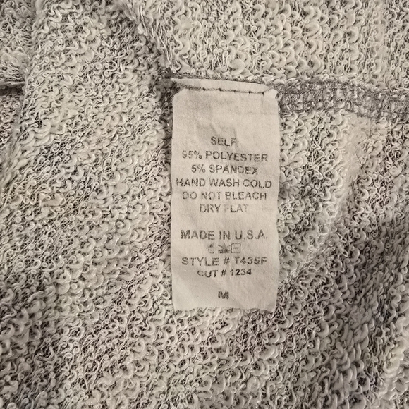 INOAH Cowl Neck Career Art Sweatshirt Size Medium 3/4 Bell Sleeve Grey. - Picture 8 of 10